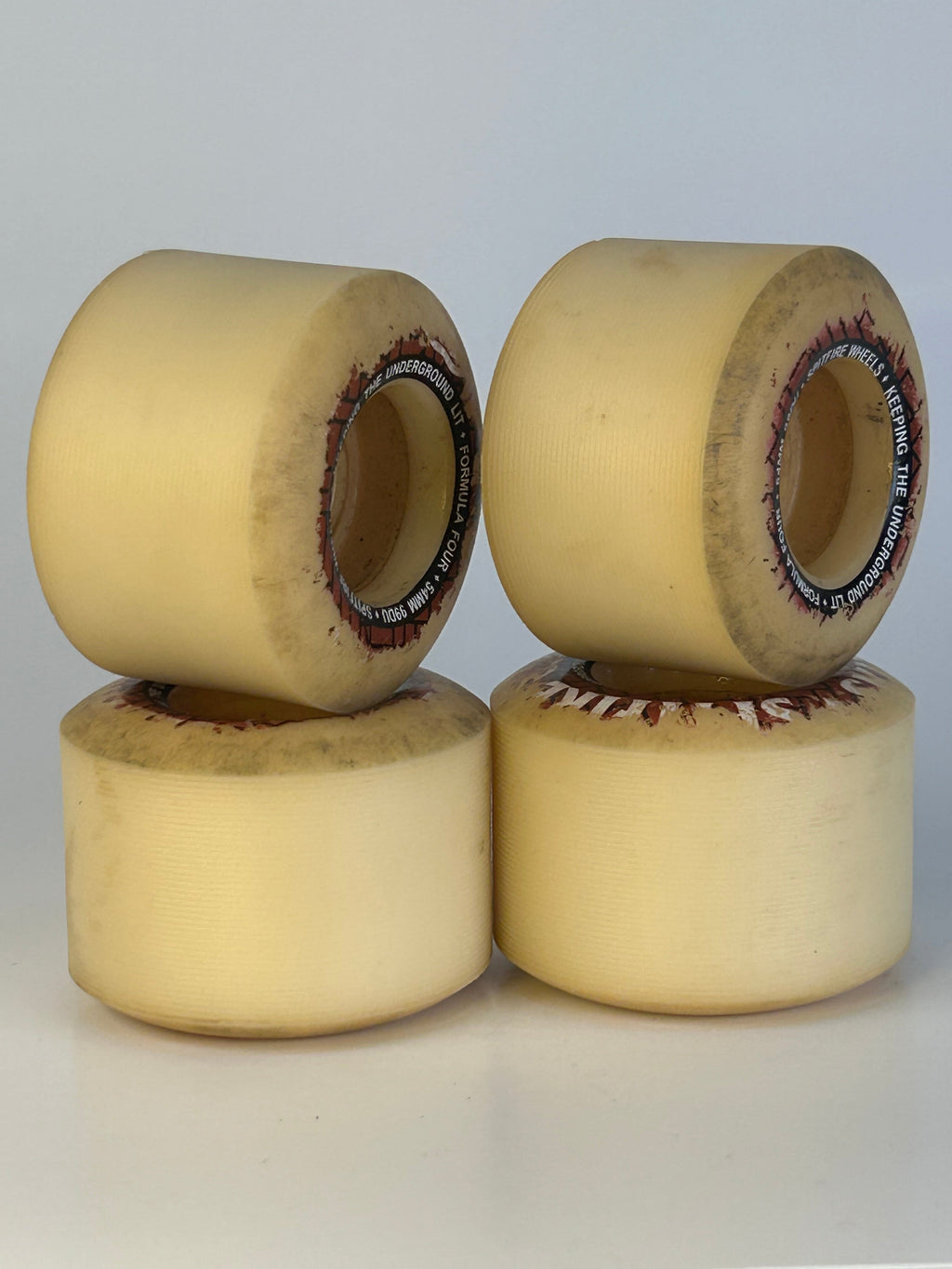 Refurbees Spits 46mm 99A Underground